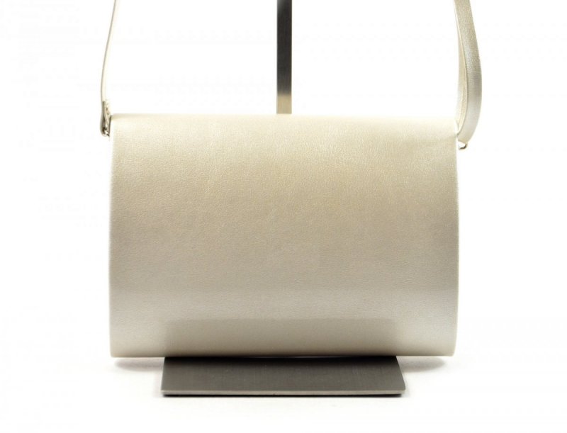 TOREBKA kopertówka wizytowa perłowa kremowa lakier VITTORIA LUCCA