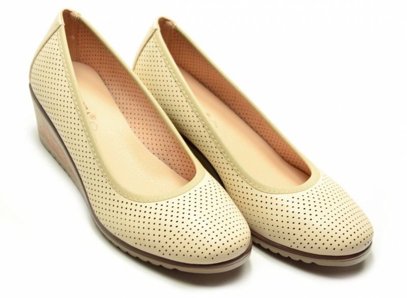 Czółenka 40 beżowe na koturnie VINCEZA 58629 beż ażurowane