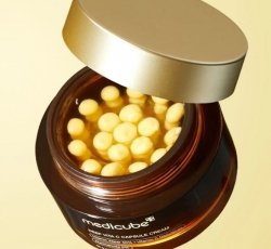 MEDICUBE Deep Vita C Capsule Krem z kapsułkami 55 g