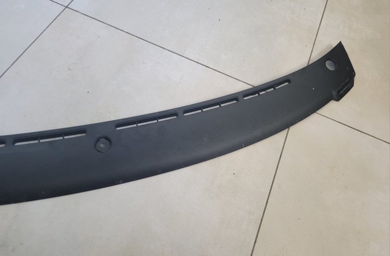 LISTWA KOKPITU PODSZYBIA BMW Z3 CZARNA 8410703