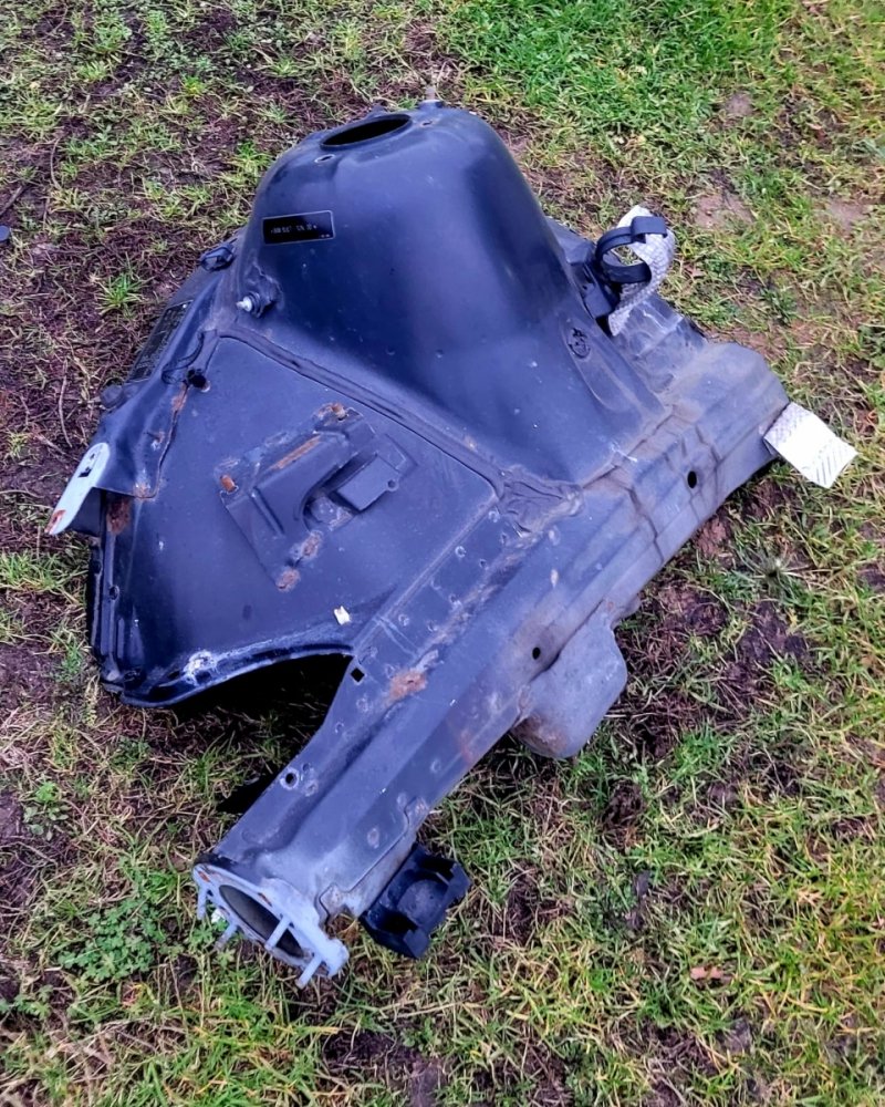 ĆWIARTKA KIELICH PODŁUŻNICA GIRA BMW Z3 PRAWA CZARNA