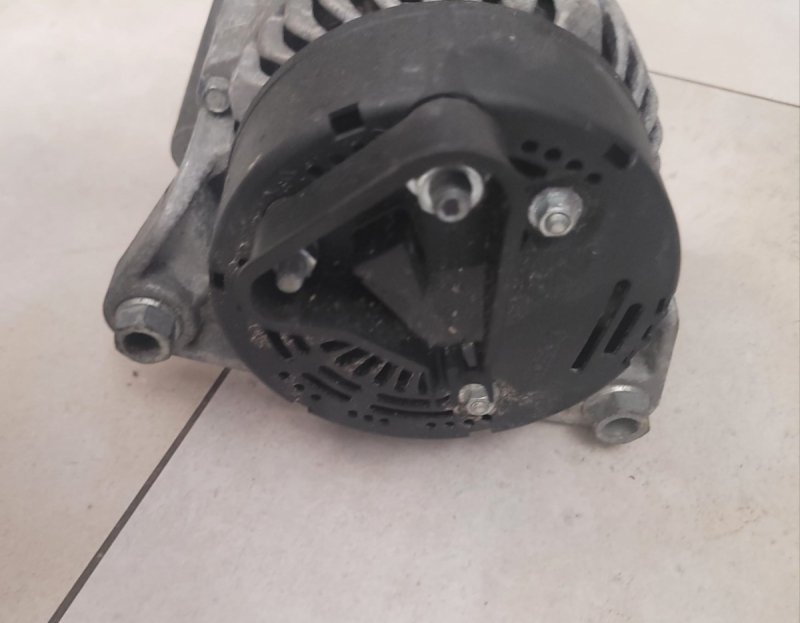 ALTERNATOR BOSCH BMW Z3 M44B19 1,9 ORYGINAŁ  IS 
