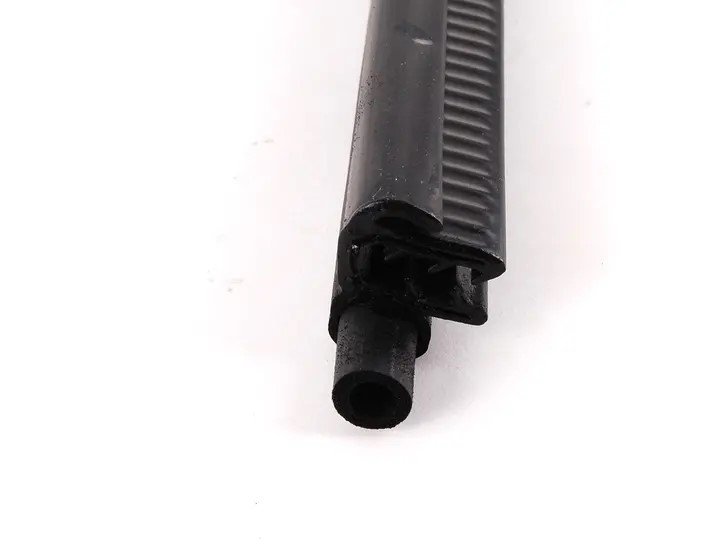 USZCZELKA DRZWI PROGU BMW Z3 LEWA ŁADNA ORYGINAŁ 8397375