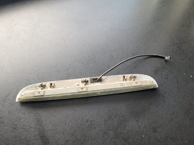 TRZECIE ŚWIATŁO STOP CHROM LIFT BIAŁE BMW Z3 POLIFT W KLAPĘ 8410754