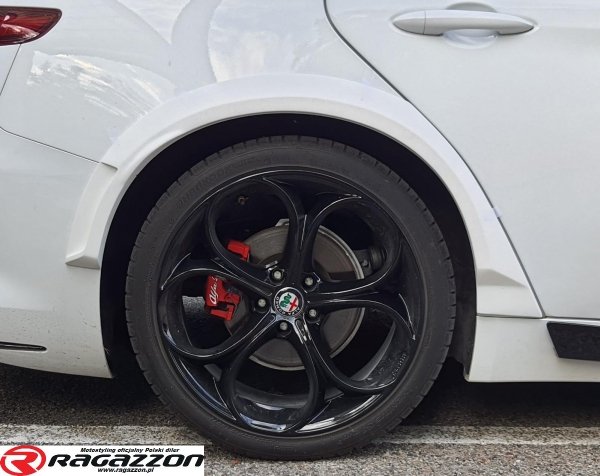 Poszerzenia błotników tylne, wide body CADAMURO Alfa Romeo Giulia czarny połysk