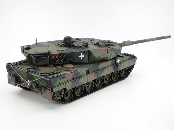 Tamiya 25207 1/35 Leopard 2 A6 Tank &quot;Ukraine&quot;