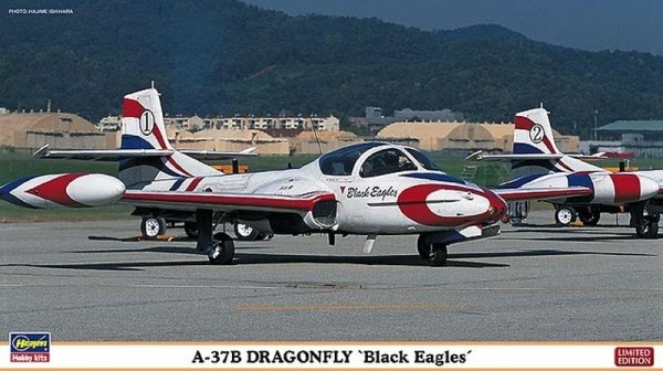 Hasegawa 02072 A-37B &quot;Black Eagles&quot; 1/72