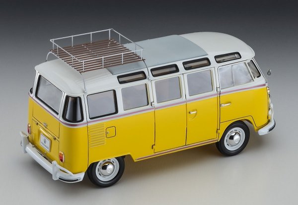 Hasegawa 20689 Volkswagen Type 2 Micro Bus w/Roof Carrier 1/24