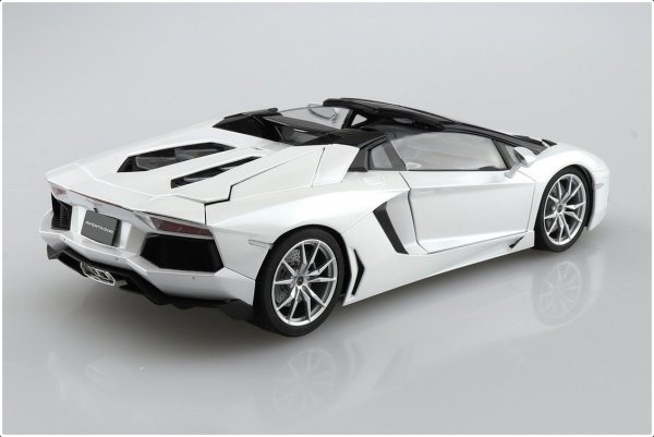 Aoshima 05866 1/24 SC#8 Lamborghini Aventador Roadster Lp7004