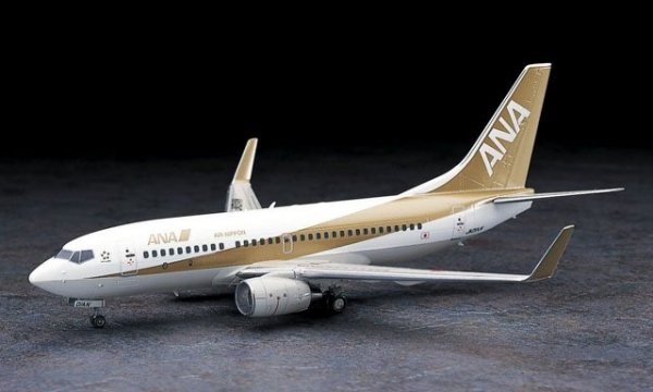 Hasegawa 10735 1/200 ANA B737-700