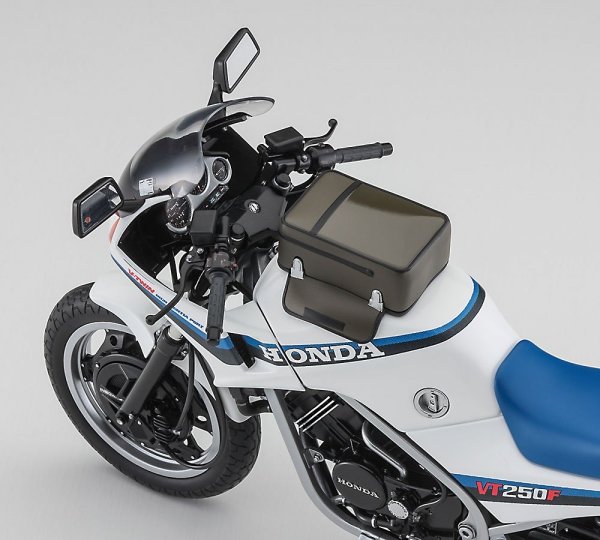 Hasegawa 21514-BK14 Honda VT250F (MC08) 1/12