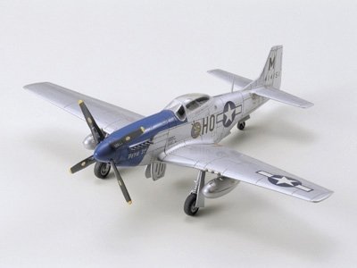 Tamiya 60749 North American P-51D Mustang
