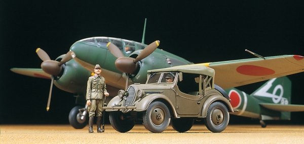 Tamiya 25217 1/48 Mitsubishi Ki-46 III Type 100 &amp; 4x4 Light Vehicle Kurogane Set