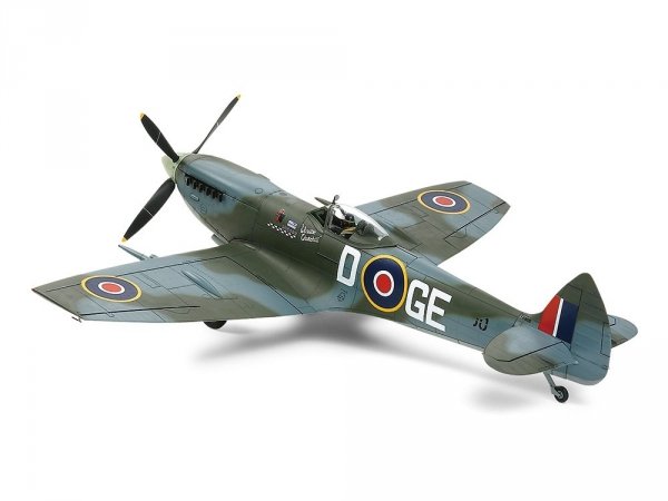 Tamiya 60321 1/32 Spitfire Mk.XVIe