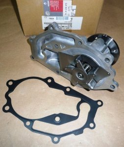 Original  Pompe à eau Renault Master II, Mascott 3.0DCI sans roue ,  7421219970
