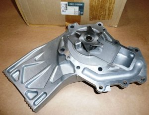 Original  Pompe à eau Renault Master II 3.0DCI ,  7701057951