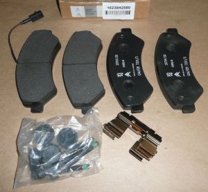 PLAQUETTES DE FREIN CITROEN JUMPER, PEUGEOT BOXER 06|} AVANT =1673603680 - CHANGEMENT DE RÉFÉRENCE.  ,  1623842580