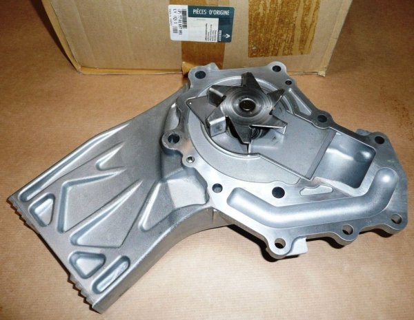 Original  Pompe à eau Renault Master II 3.0DCI ,  7701057951
