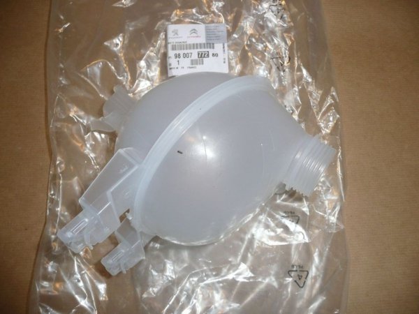 réservoir d'expansion, liquide de refroidissement pour Citroen C2, C3 Peugeot 207, 9800777280