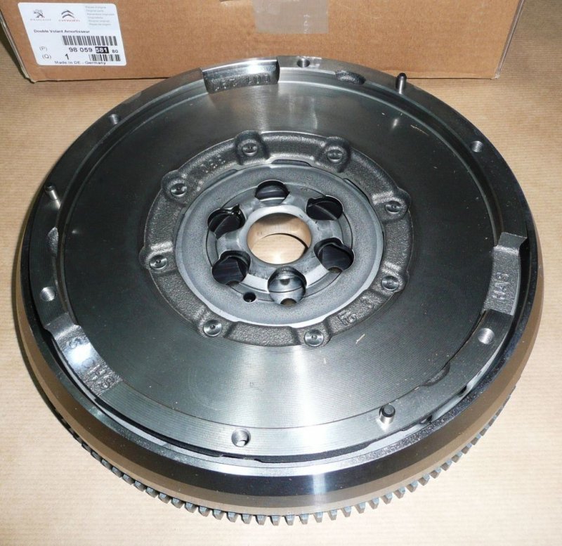 Volant bimasse Citroën C3, Citroën C4, Peugeot 208, Peugeot 308 1.2, 9805958180, 9805958180, 