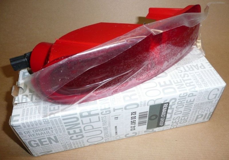 Feu arrière antibrouillard gauche d'origine pour Clio III Grandtour, 8200587313