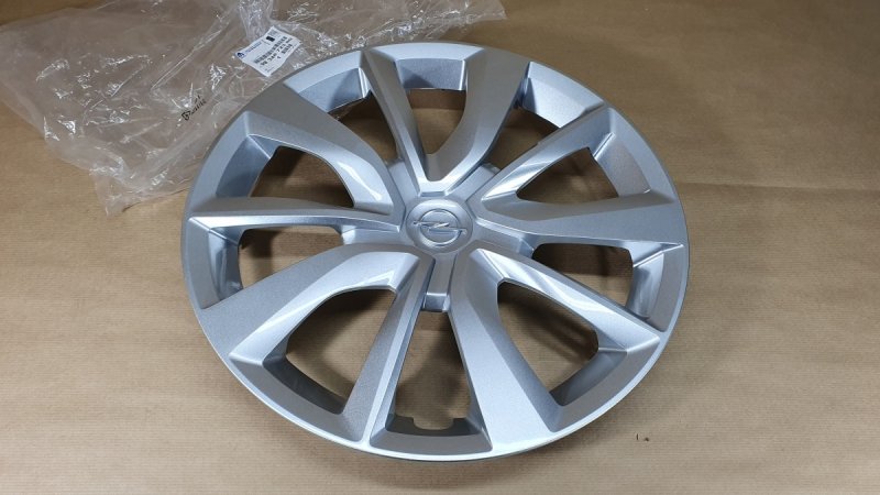 Enjoliveur de roue d'origine Opel Corsa E 16 pouces  ,9834872380