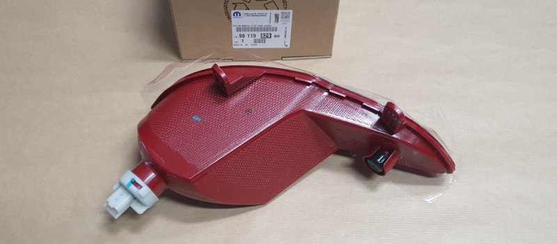 Feu antibrouillard arrière gauche Peugeot 5008, 9811982980, 9811982980,