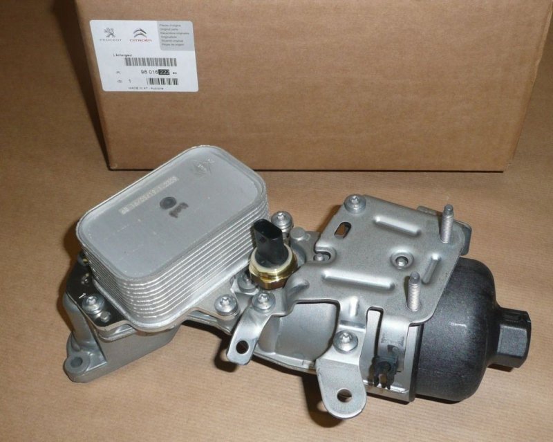   Radiateur d'huile Peugeot 208, 301, 308 1.6 HDI, 9801622280, 9801622280, 
