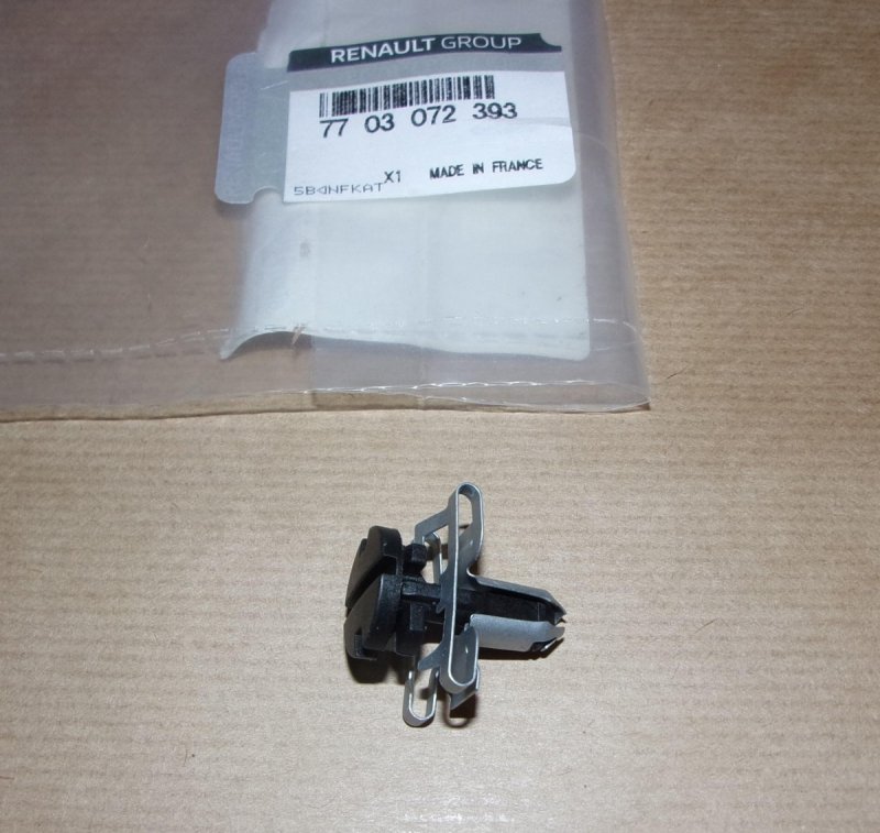  Agrafe du couvercle de la batterie Renault , 7703072393