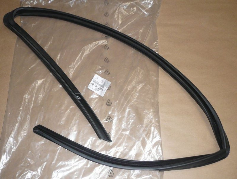Joint de vitre de porte Citroën C-Elysée avant gauche, 9675435980, 9675435980, 
