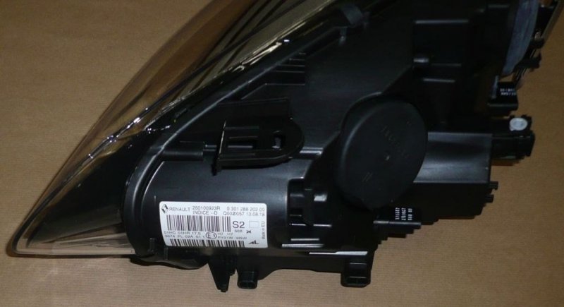 Original Phare Droit Renault Megane 3 , 260100923R