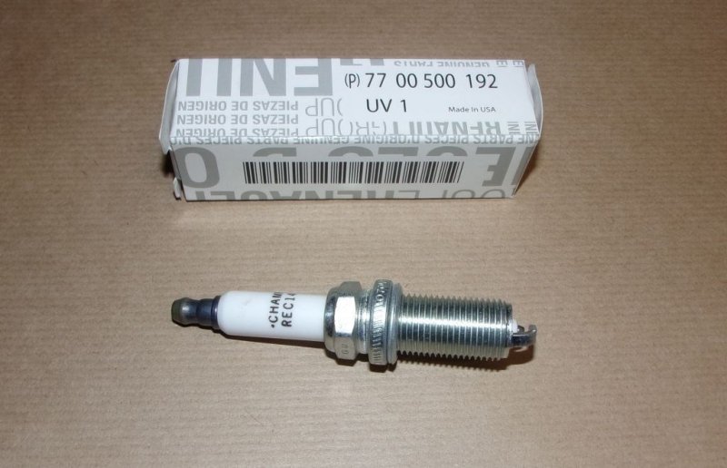 Original  Bougie d'allumage Renault Laguna II 1.6/2.0 16V Renault Megane, Citroën Berlingo, Citroën C1, Citroën C2, Citroën C3, Citroën C4, Citroën C4 Picasso, Citroën C5 I, II, III, Citroën Evasion, Citroën Jumpy I, II, Citroën Xsara I, II/Picasso, Peu