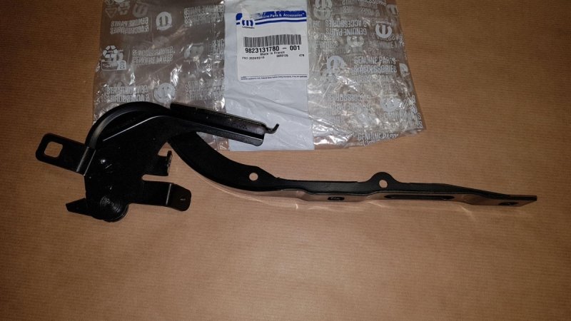 Charnière de capot Citroën Jumpy IV avant droit, 9823131780, 9823131780, 