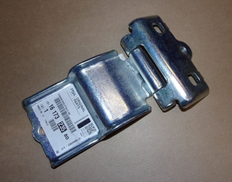 Charnière de porte Citroën Jumper III, Peugeot Boxer III arrière bas droit/porte=180 degrés angle d'ouverture=180 degrés angle d'ouverture  ,  1617323580