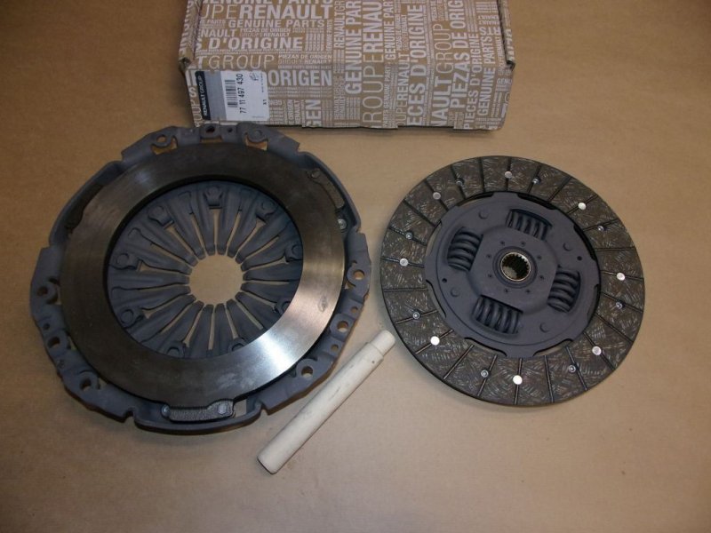   Kit d'embrayage complet Renault Trafic II 2.5DCI 03|}135cv Renault Master II reconditionné , 7711497430