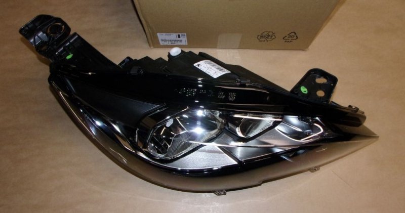 Projecteur Peugeot 308 II droit, 9677522980, 9677522980, 