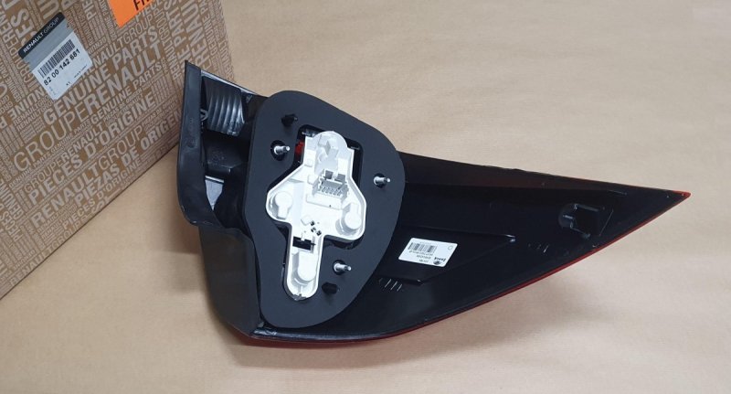   Feu arrière Renault Megane II 02-05 gauche , 8200142681