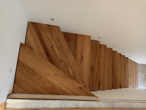 Trep dębowy lity drewniany kl.natur 40x320x1000mm