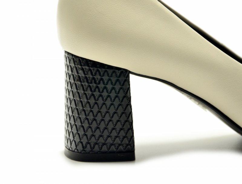 Czółenka 37 skóra złamana biel póbuty 11804 na obcasie CAPELLI ROSSI