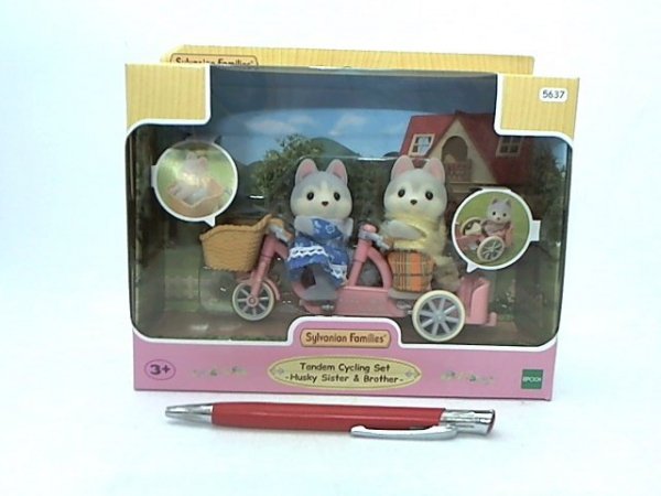 EPOCH - SYLVANIAN FAMILIES SYLVANIAN Pieski Husky na rowerze 05637 56370