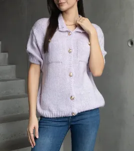 Sweter damski fioletowy z krótkim rękawem ozdobne guziki Shela