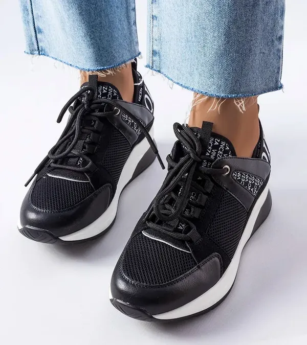 Czarno-białe sneakersy Vinceza