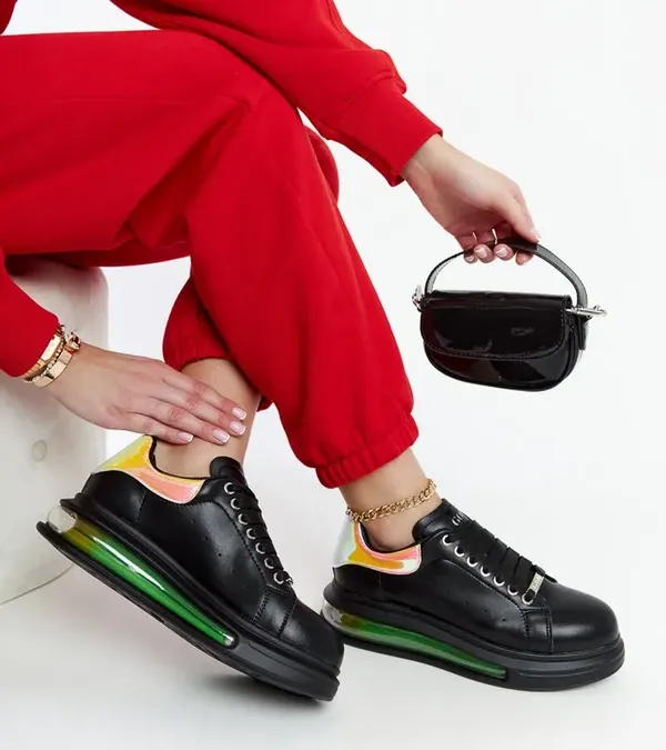 Czarne sneakersy na platformie GOE NN2N4030
