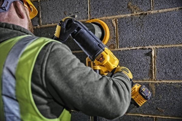 Akumulatorowa wiertarka kątowa DeWALT DCD470N 54V XR FLEXVOLT 