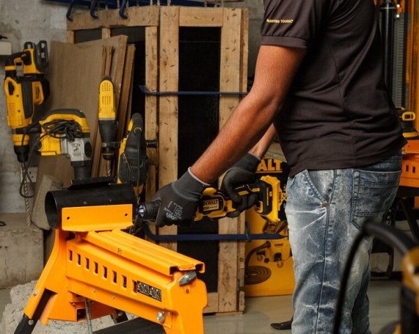Szlifierka prosta DeWALT DCG426P2 XR 18V 2x5.0Ah 