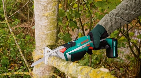 Piła akumulatorowa do gałęzi Bosch KEO 10,8V