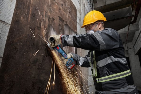 Akumulatorowa szlifierka kątowa Bosch Professional GWS 18V-11