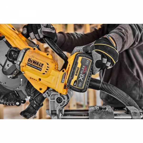 Akumulatorowa pilarka ukosowa DeWALT DCS781N 305mm 54V