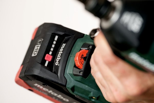 Klucz udarowy Metabo SSW 18 LTX 550 BL 602404840