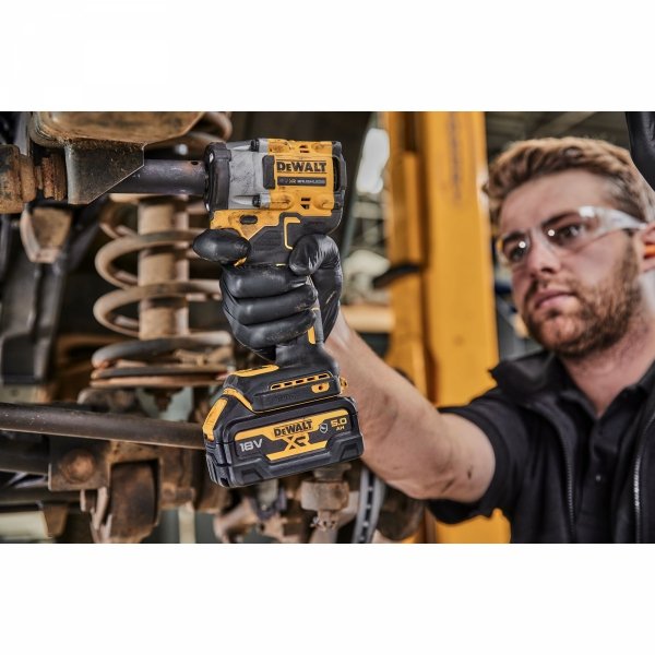 Klucz udarowy DeWalt DCF923N 18V 406Nm 3/8